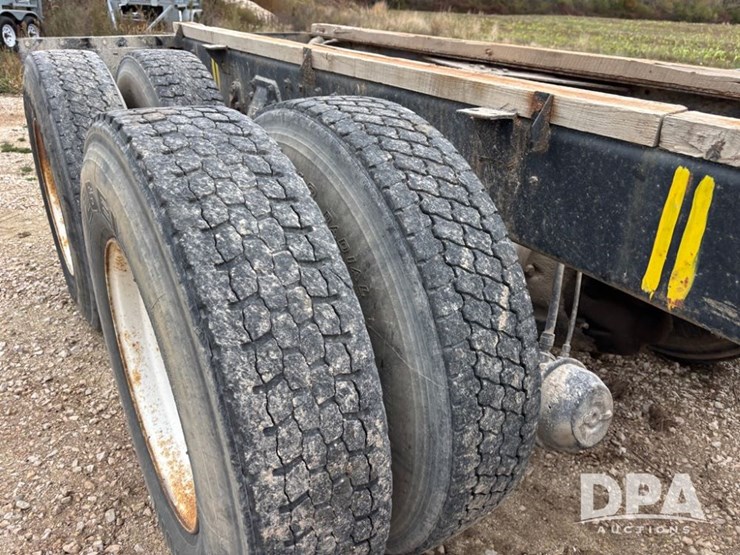 international-4900-image-57