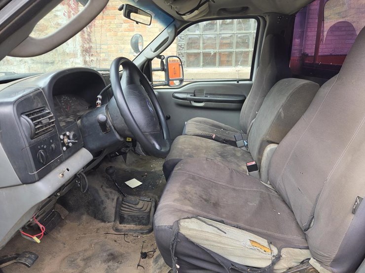 2005-ford-f550-xl-image-58