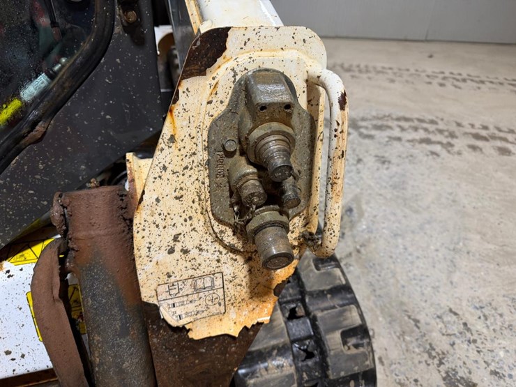 2021-bobcat-t595-image-11