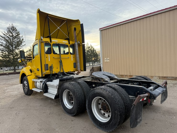 2019-kenworth-t880-image-6