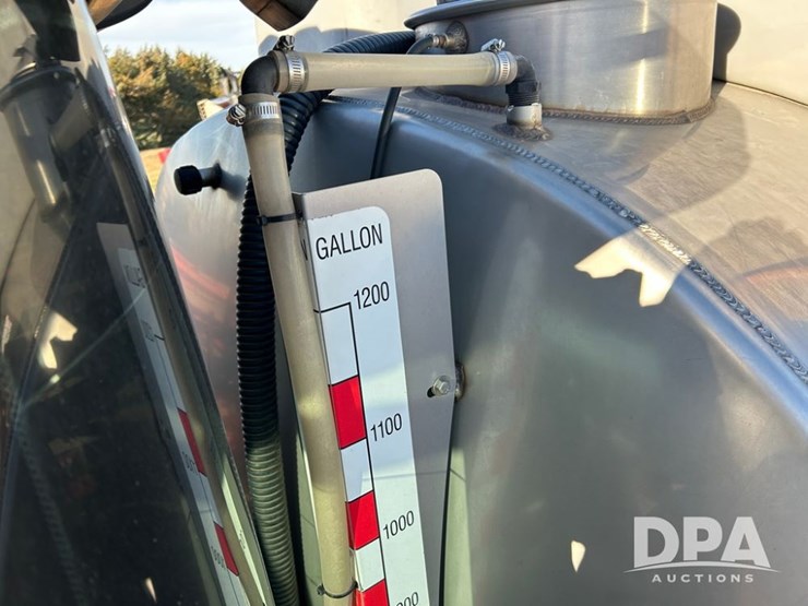 case-ih-patriot-4440-image-56