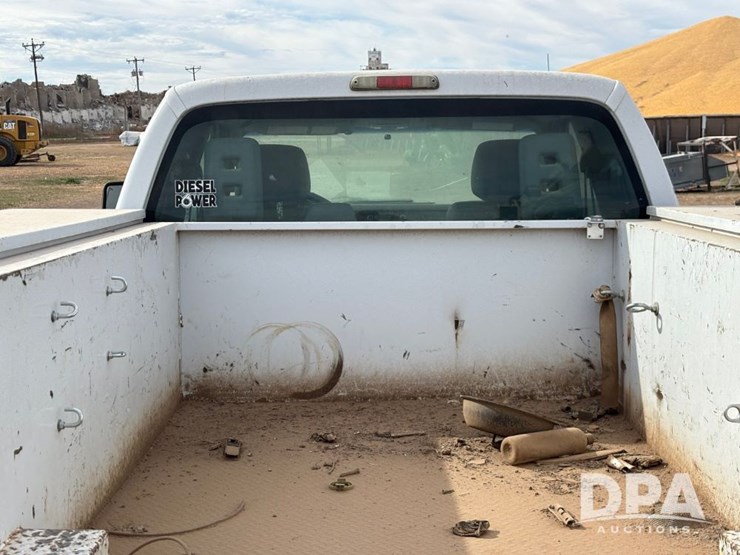 2011-ford-f550-image-29