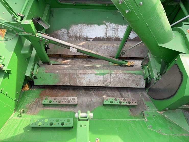 2013-john-deere-s670-image-35