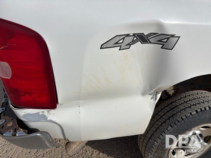 2010-chevrolet-silverado-2500hd-image-39