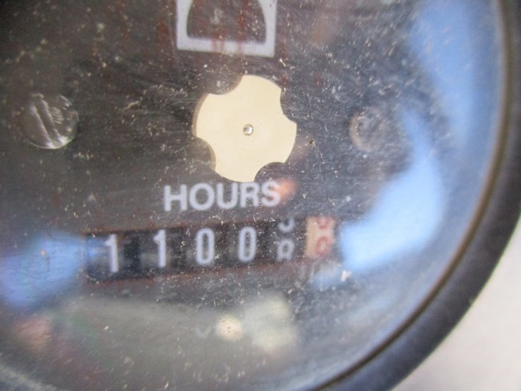 2004-deere-210le-image-21