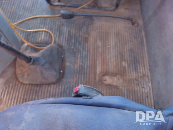 2007-freightliner-columbia-112-image-28