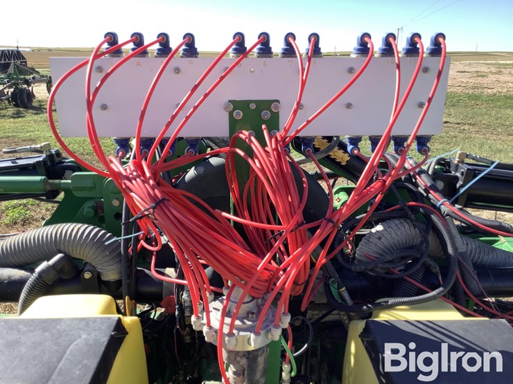 john-deere-1720-image-9