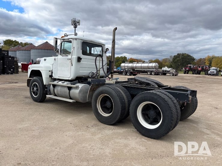 mack-r686st-image-19