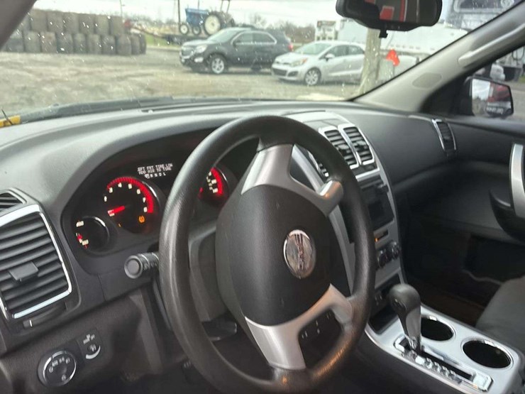 2011-gmc-acadia-image-23