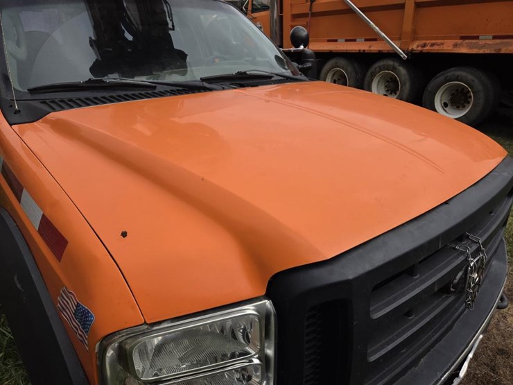 2005-ford-f550-xl-image-12