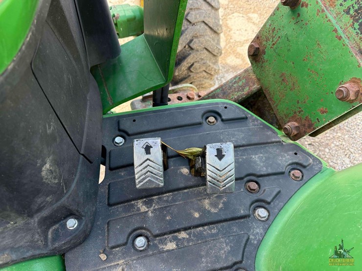 john-deere-4044m-image-18