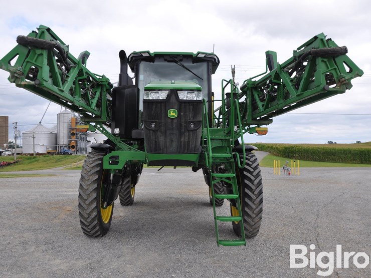 2023-john-deere-412r-image-2