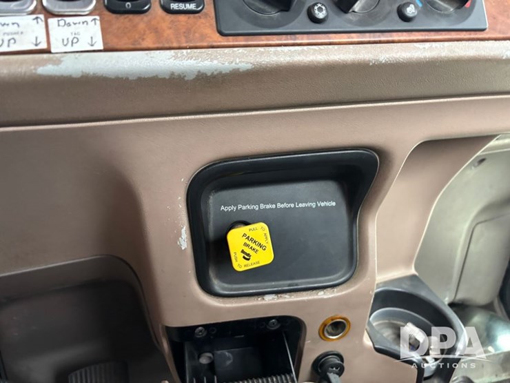 peterbilt-378-image-89