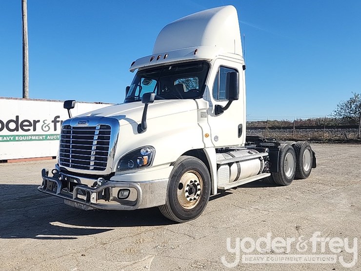 2018-freightliner-cascadia-125-image-1
