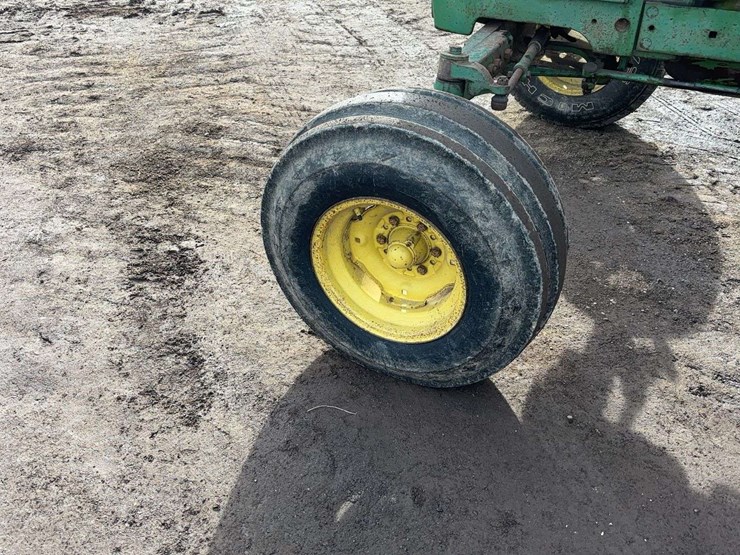 john-deere-2640-image-7