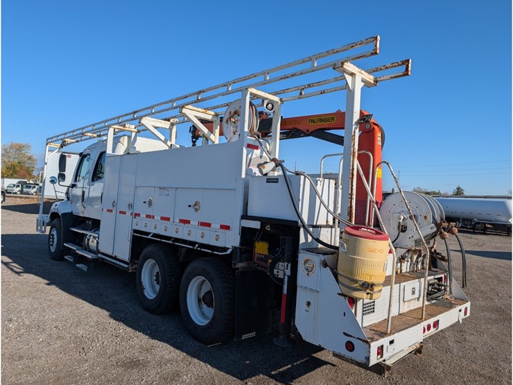 freightliner-108sd-image-15