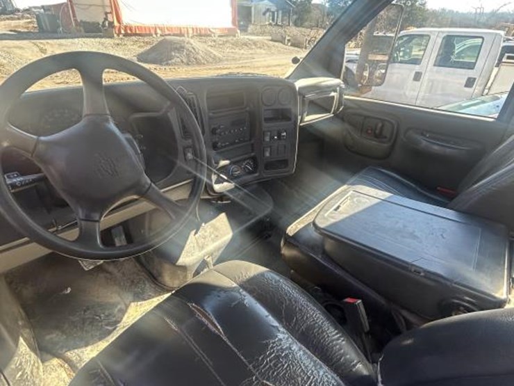 #1017-•-2005-chevrolet-c4500-service-truck-image-8