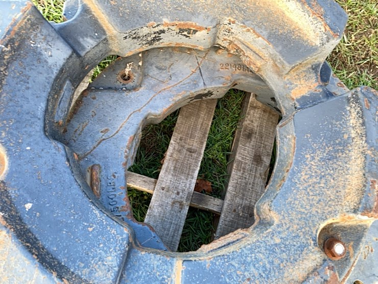 case-ih-270-wheel-wts,-500#-image-3