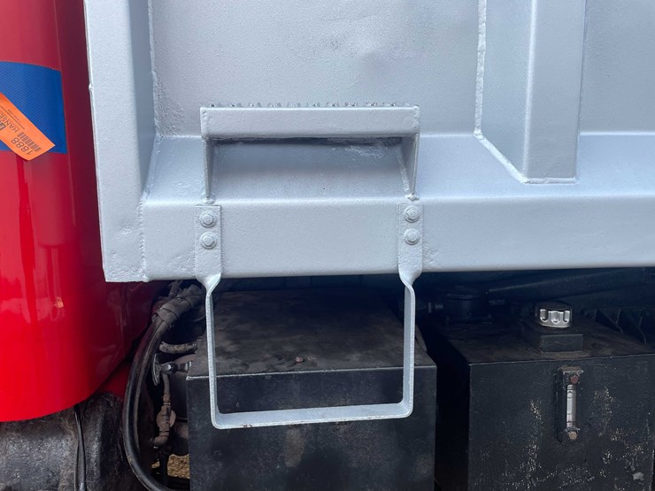 international-4900-image-15