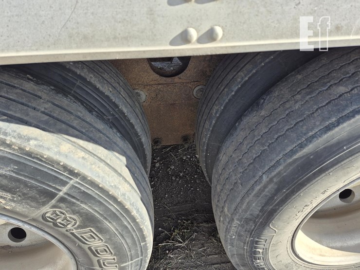 2002-utility-3000r-image-10