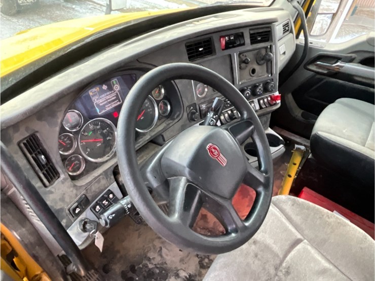 2020-kenworth-t880-image-18