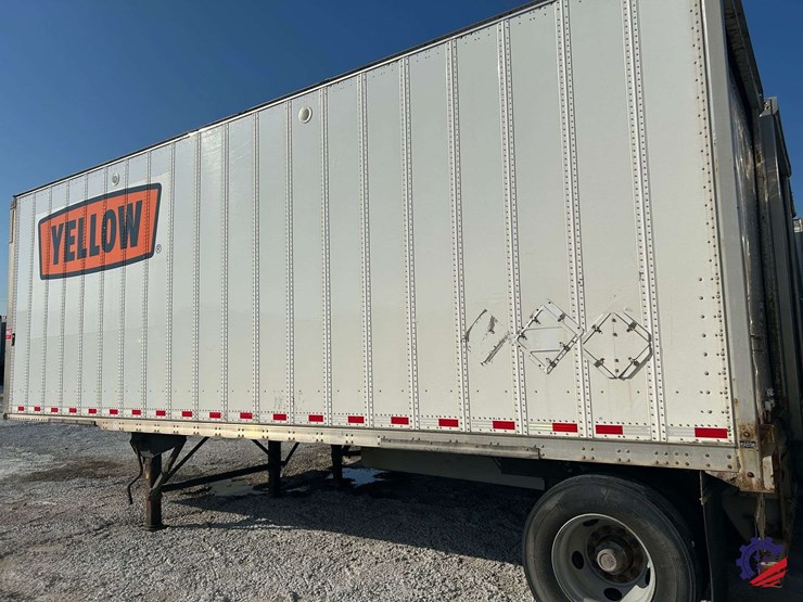 2015-stoughton-28-ft-x-102-in-image-3