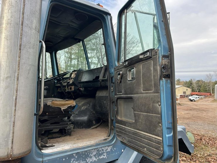 #1427-•-1989-autocar-flatbed-truck-image-38