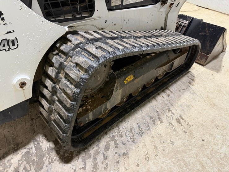 2022-bobcat-t740-image-18