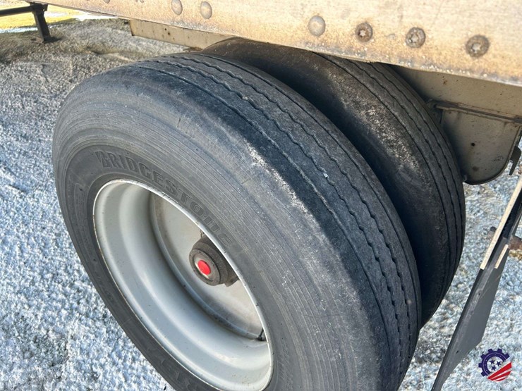 2014-stoughton-28-ft-image-9