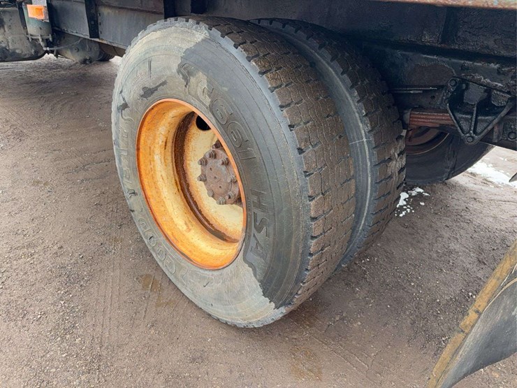 1997-international-4900-image-5