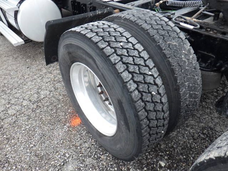 freightliner-cascadia-125-image-13