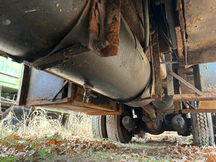 #1427-•-1989-autocar-flatbed-truck-image-29