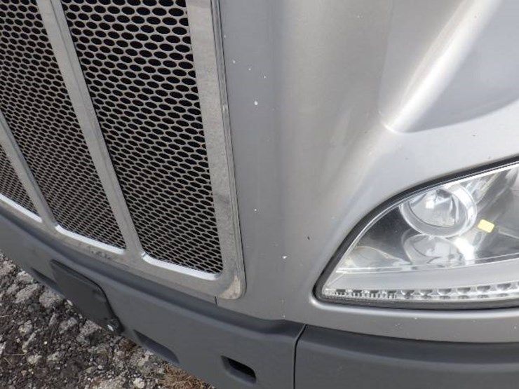 peterbilt-579-image-2