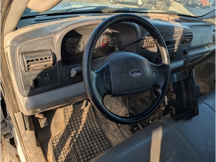 ford-f550-image-25
