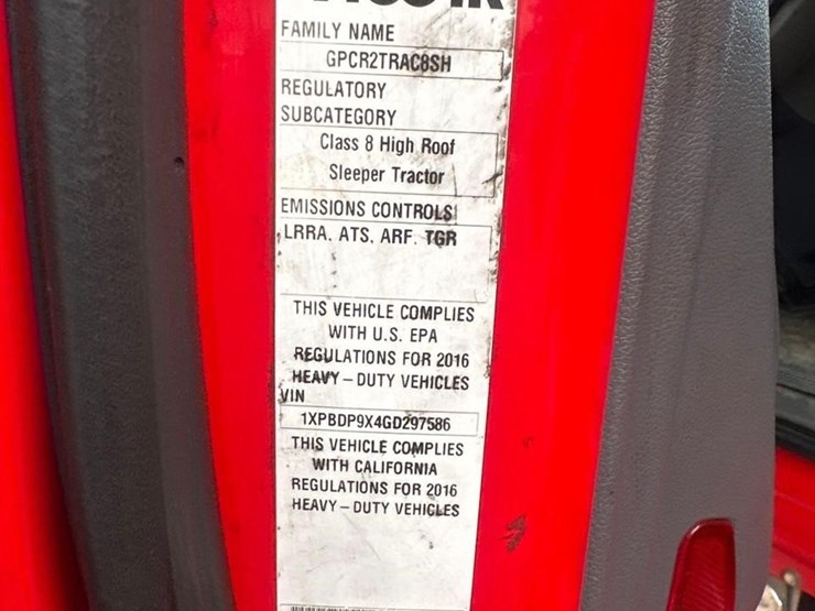 2016-peterbilt-579-image-16