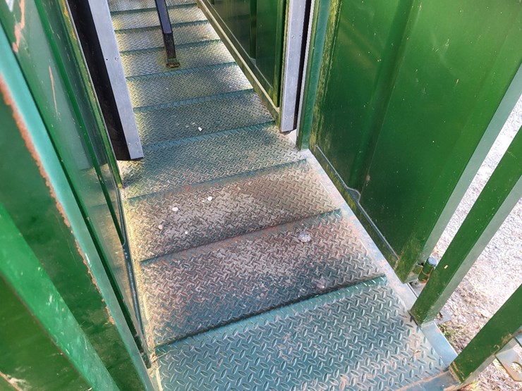 arrow-farmquip-8400-q-catch-cattle-squeeze-chute-w/alley-way---like-new-image-11