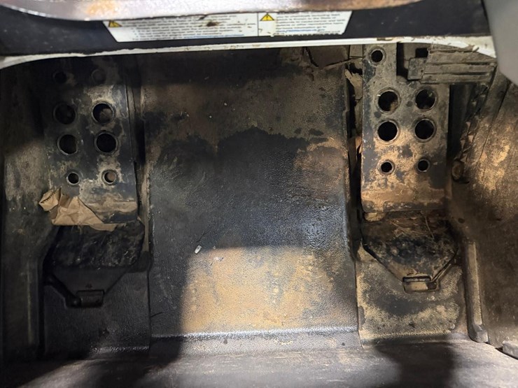 2021-bobcat-t770-image-34