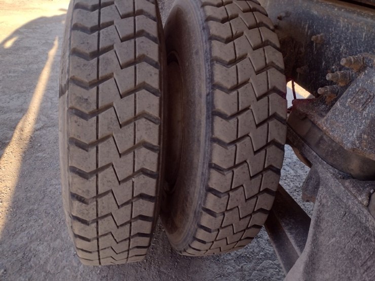 ford-lt9513-image-27