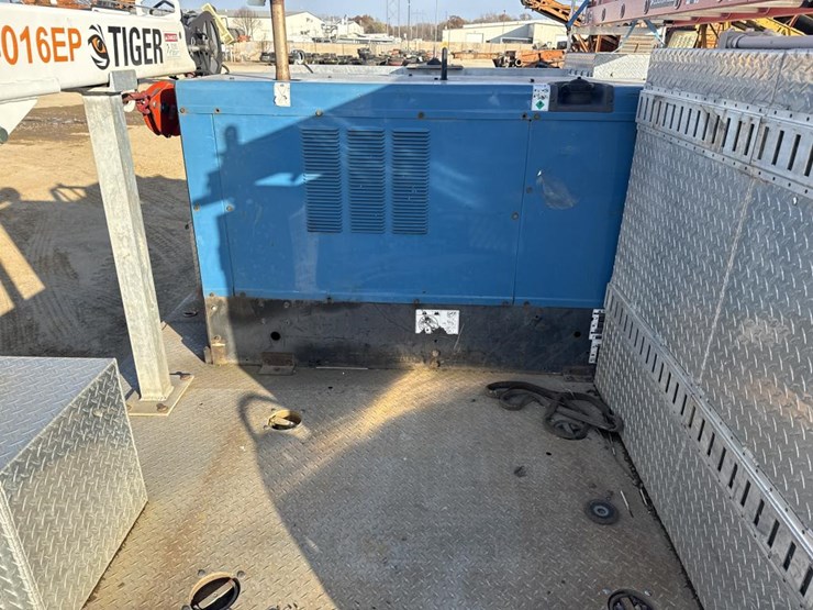 2006-ford-f550-image-39