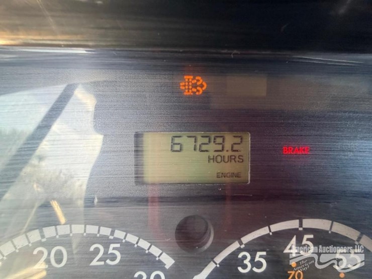 freightliner-m2-106-image-12