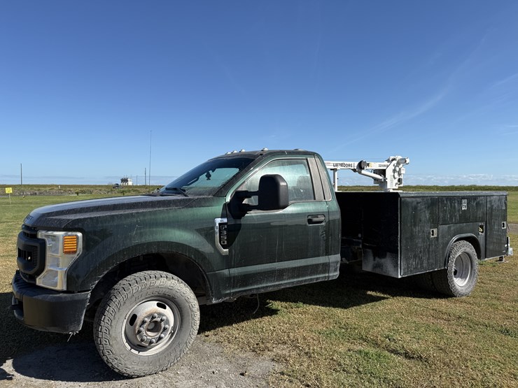 2021-ford-f350-xl-image-1
