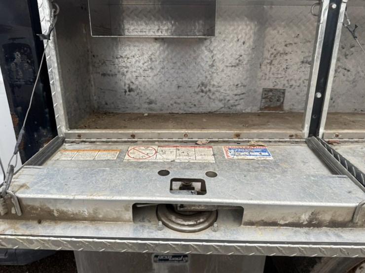 2012-ford-f550-image-16