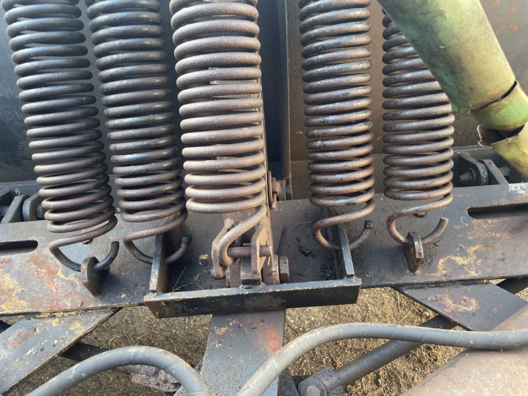 international-4900-image-65