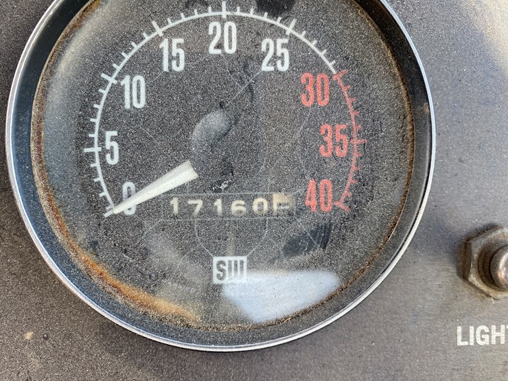 #1300-•-ag-gator-2004-injector-applicator-(colfax,-wi)-image-32