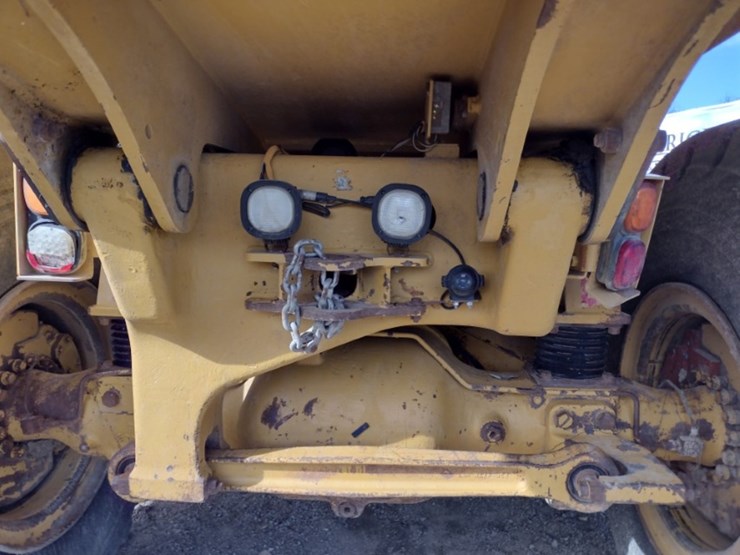 caterpillar-725-image-30