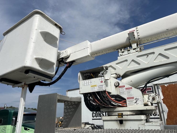 international-4000-image-57