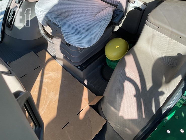 john-deere-r4038-image-53