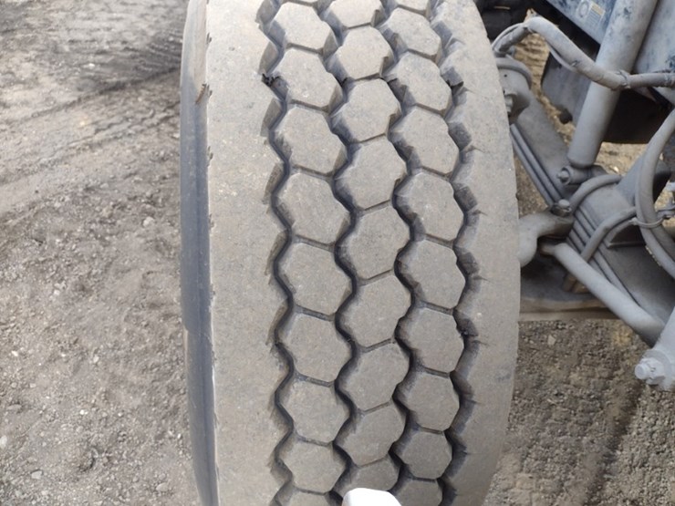 peterbilt-567-image-22