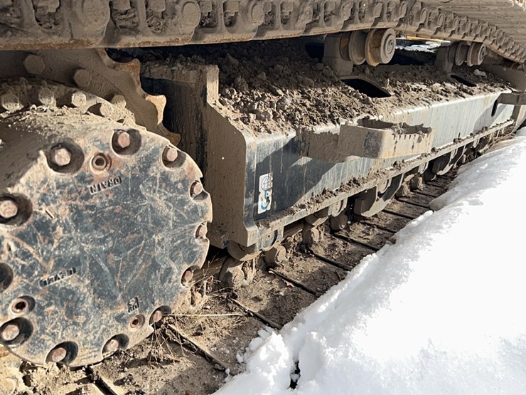 2017-deere-245g-lc-image-22