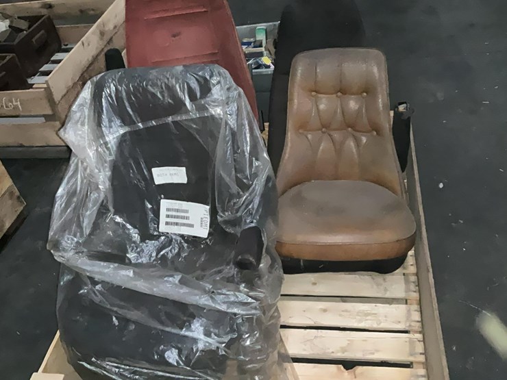 #560-•-equipment-seats-image-1